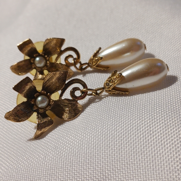 Faux-Pearl Dangle Earrings - Picture 3 of 4